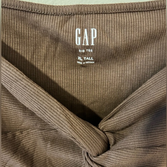 GAP brown ribbed short sleeve tee with twist/knot front detail - Picture 3 of 3